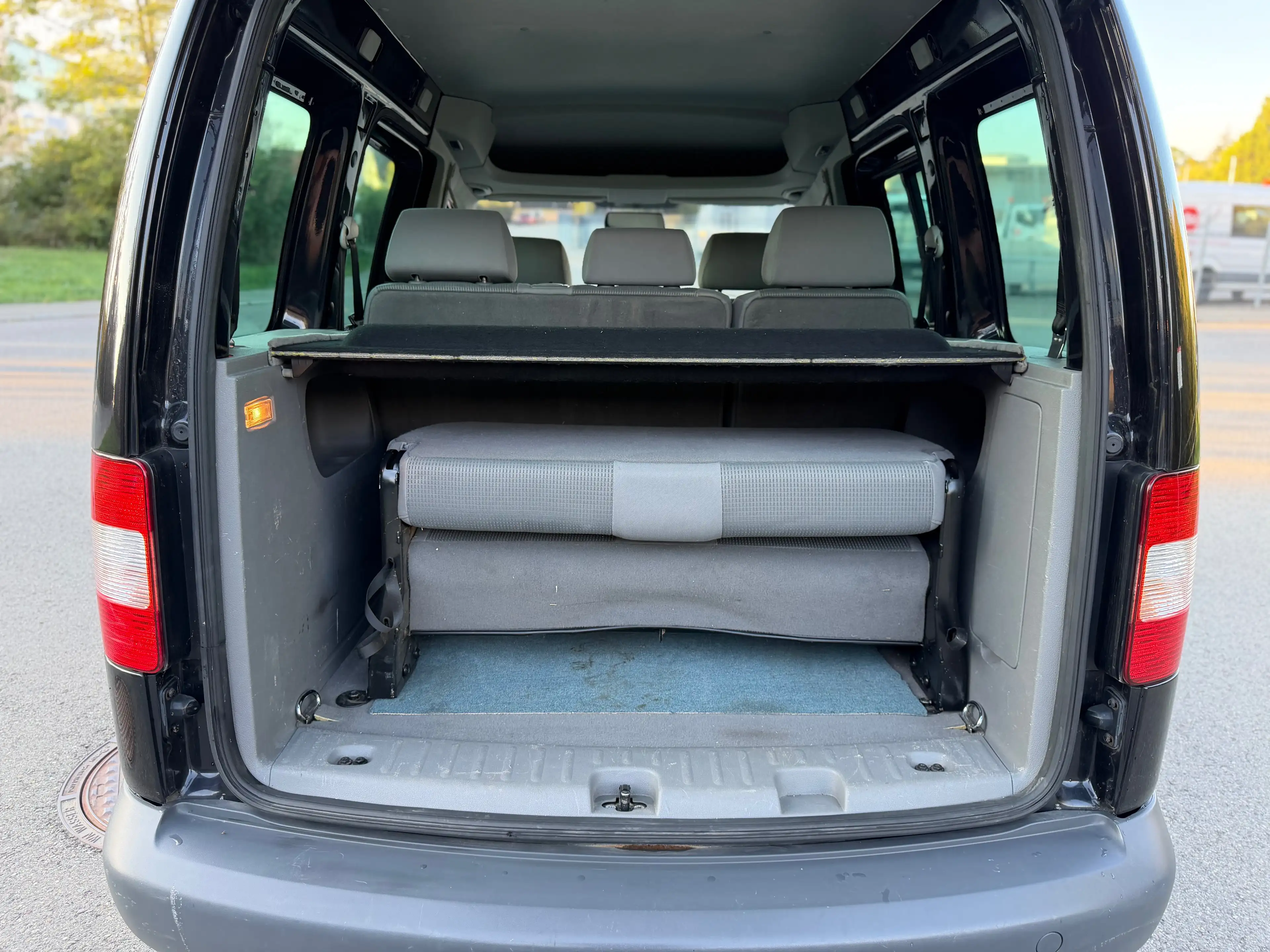 Volkswagen Caddy 1.6 Klima | 7 Sitzer | TÜV 06/2028 — photo 8