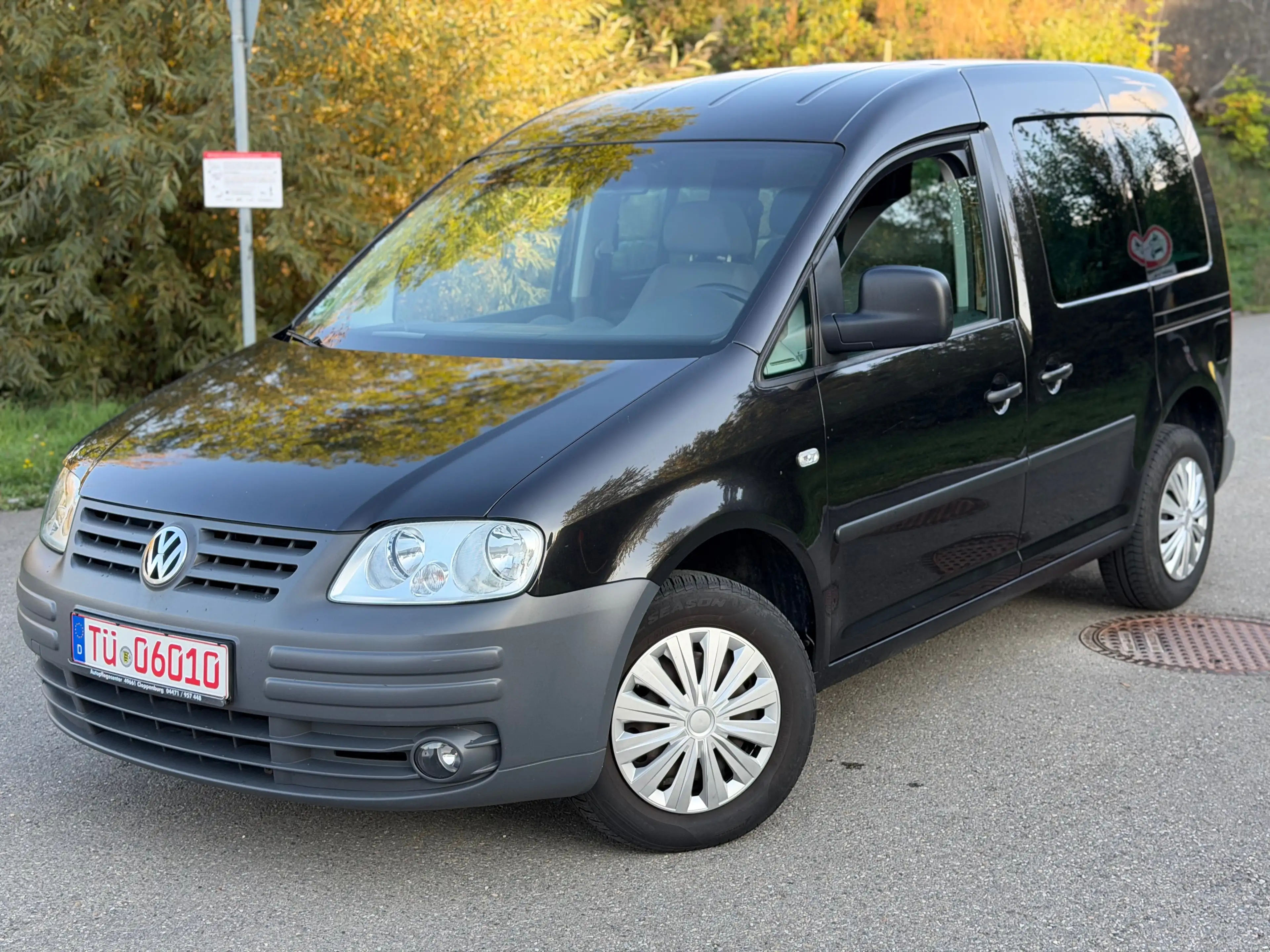 Volkswagen Caddy 1.6 Klima | 7 Sitzer | TÜV 06/2028 — photo 2