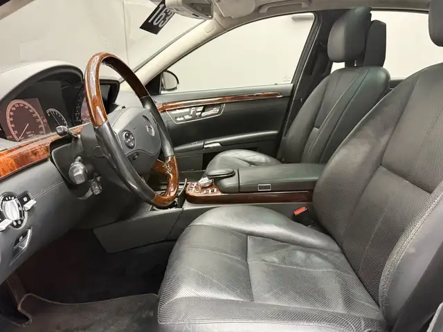 Mercedes-Benz S-Class view 14