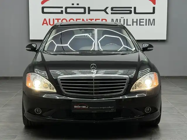 Mercedes-Benz S-Class view 5
