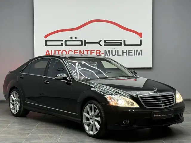 Mercedes-Benz S-Class view 3
