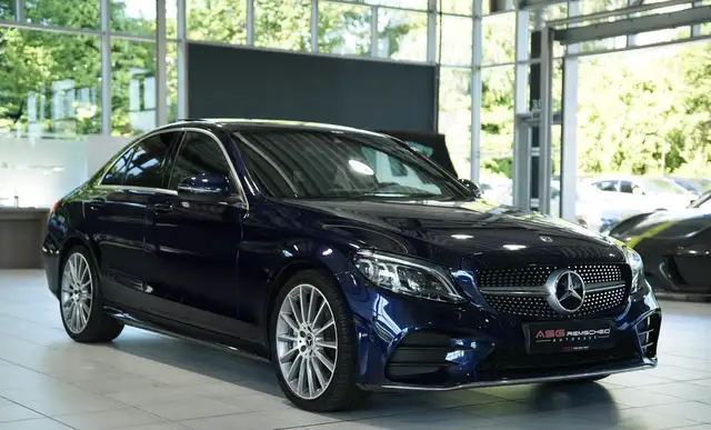 Mercedes-Benz 300 view 5