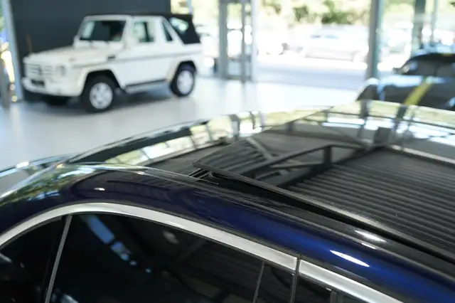 Mercedes-Benz 300 view 7