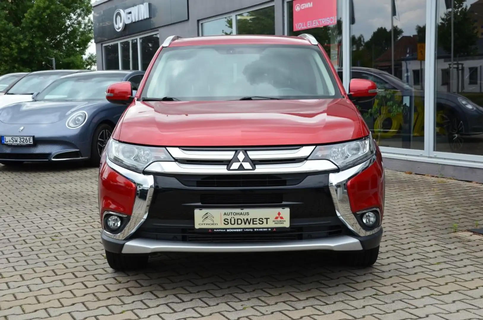 Mitsubishi Outlander 2.2 DI-D 4WD Plus Rosso - 2