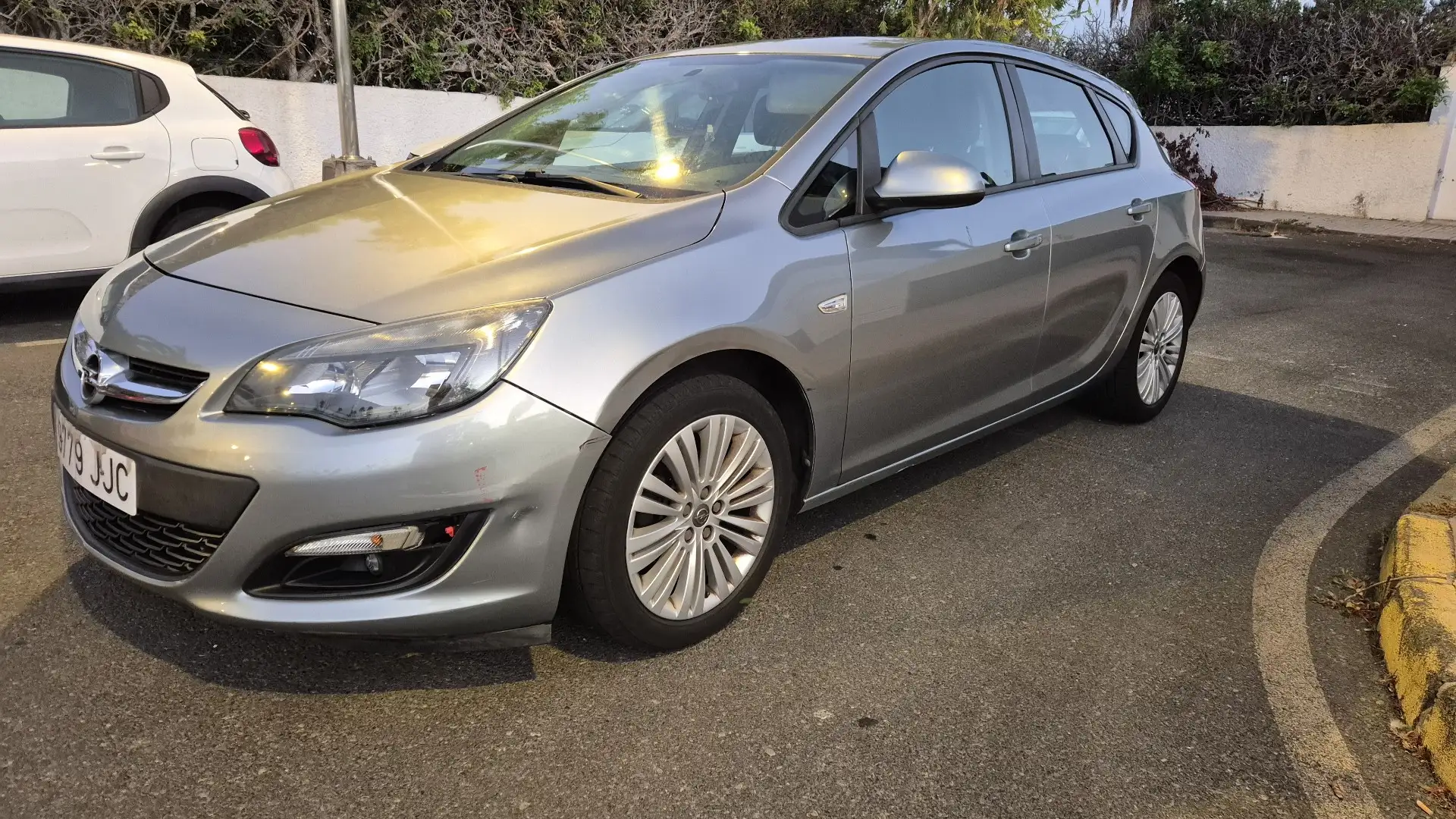 Opel Astra 1.4T Selective - 1