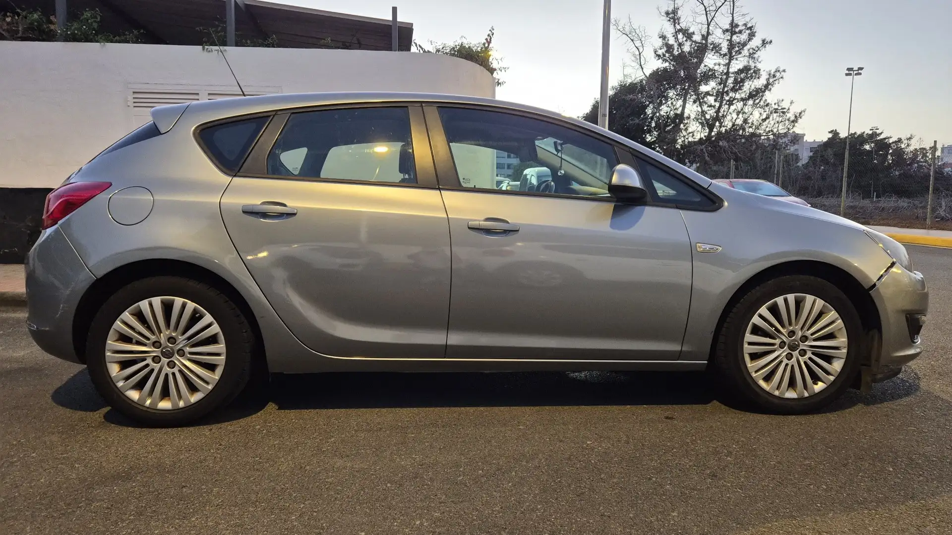 Opel Astra 1.4T Selective - 2