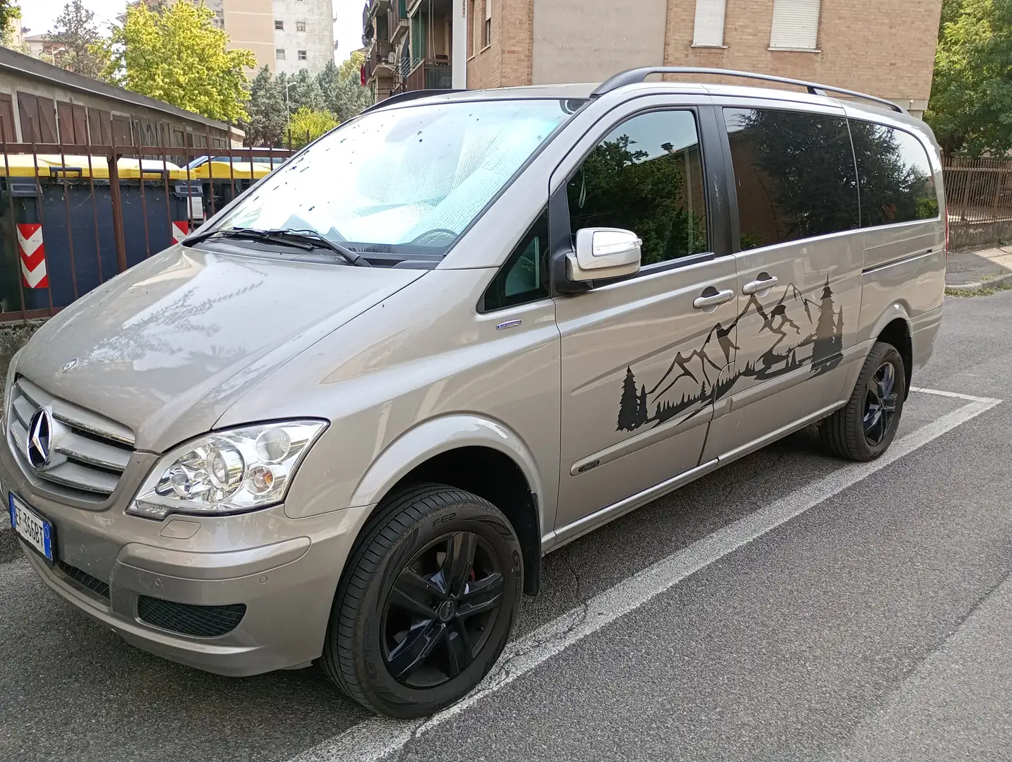 Mercedes-Benz Viano Viano 2.2 cdi Ambiente 4matic L auto Beige - 1