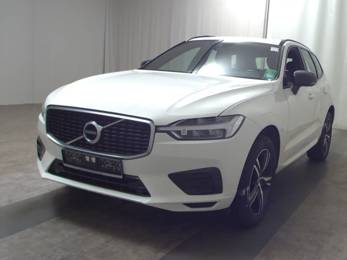 Volvo XC60 D4 R Design AHK ACC Navi LED Leder el.Heck Weiß - 2