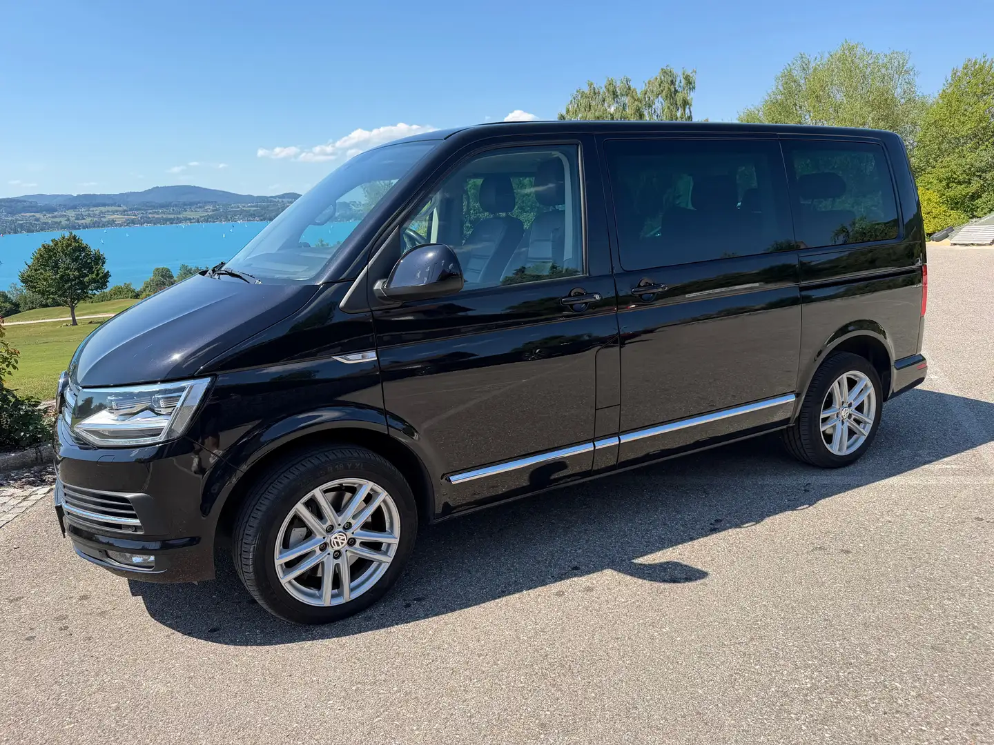 Volkswagen T6 Multivan Multivan Highline 2,0 TDI 4Motion BMT DSG Highline Schwarz - 1