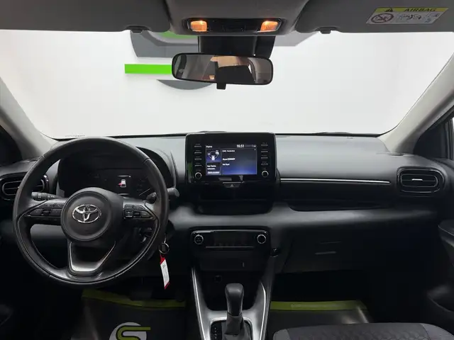 Toyota Yaris view 12