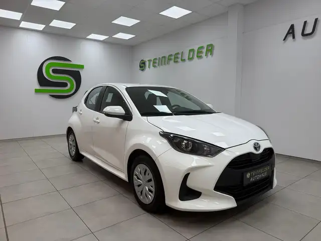 Toyota Yaris main image