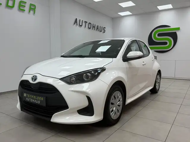 Toyota Yaris view 3