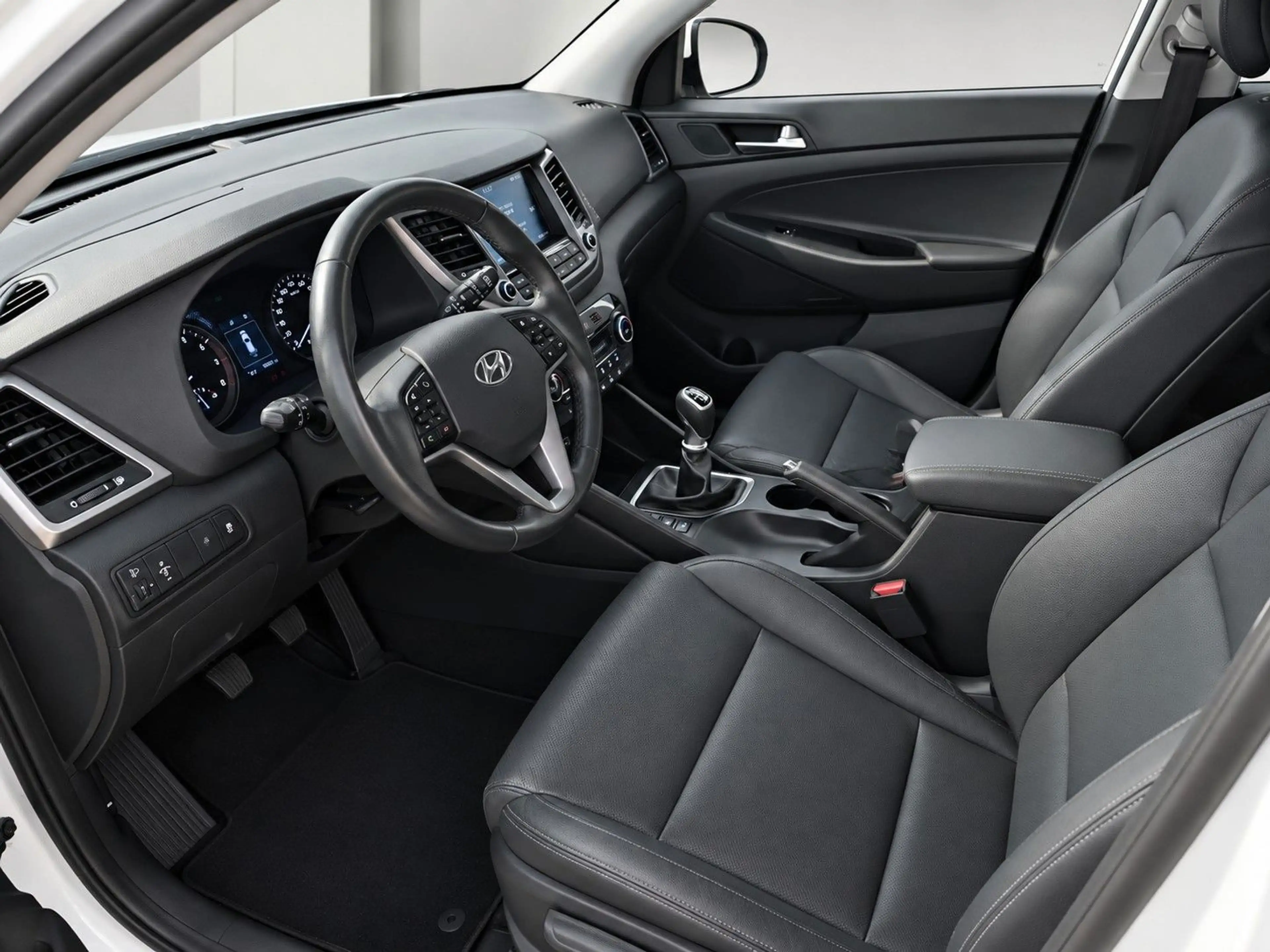 Hyundai TUCSON 1.6 blue Trend 2WD 1.HAND+LEDER+NAVI+KAM+ — photo 4