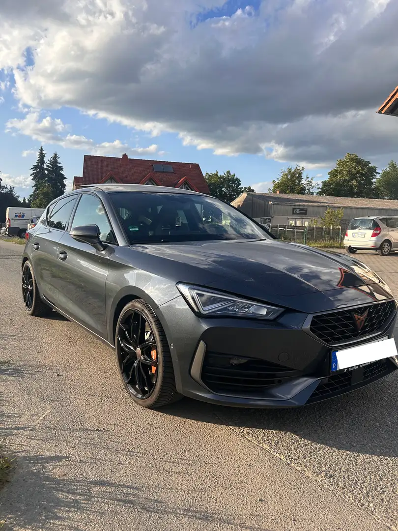 CUPRA Leon VZ 2.0 TSI Brembo Beats Leder Pano Grau - 2