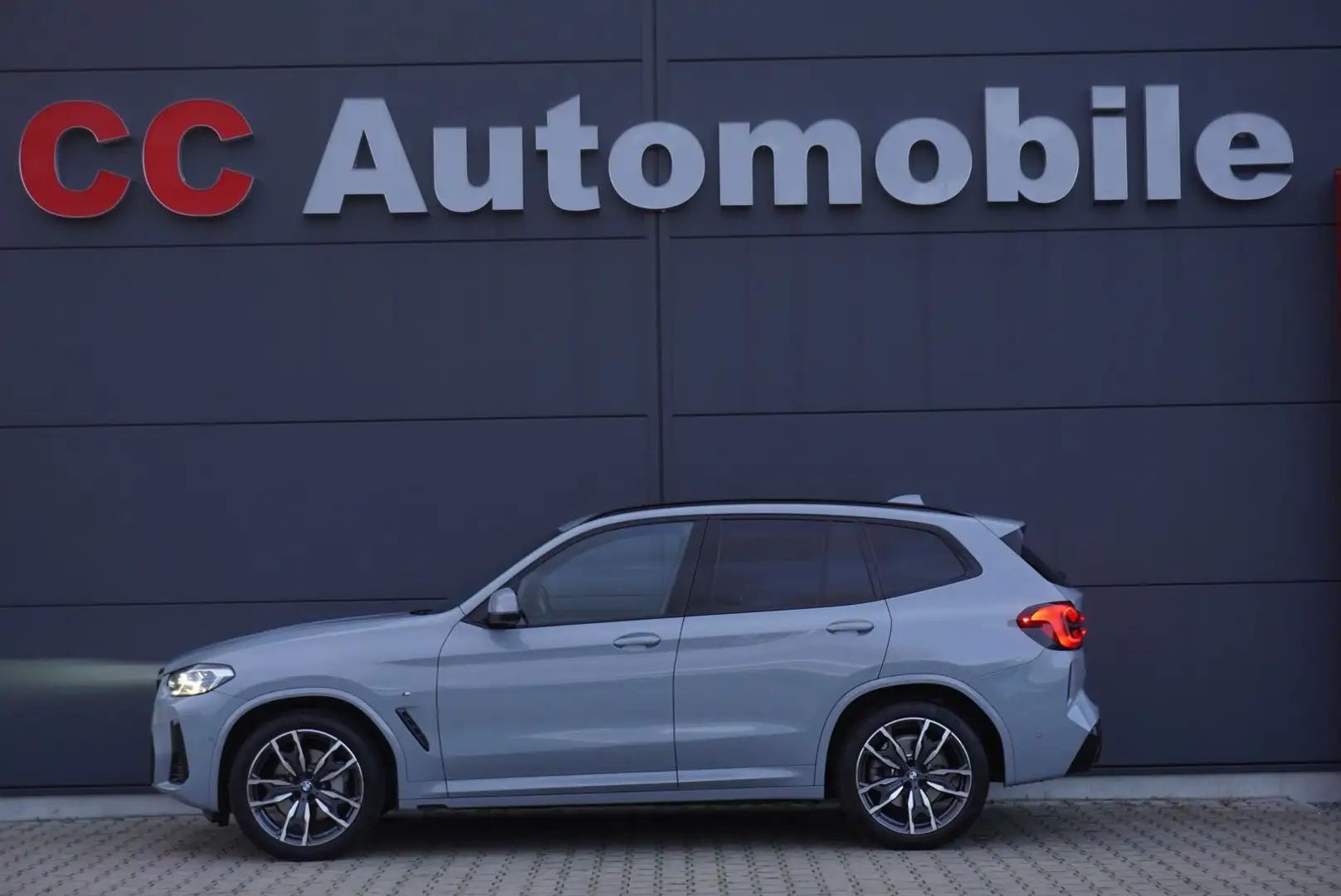 BMW X3 xDrive 30 d M Sport+Laser+AHK+Kamera+20Zoll+ Grau - 1