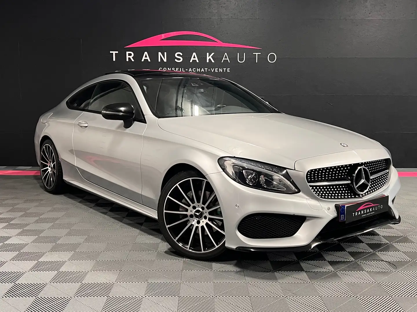 Mercedes-Benz C 220 d Coupe AMG LINE **TOIT OUVR.-LED-CAMERA-CUIR** Zilver - 1