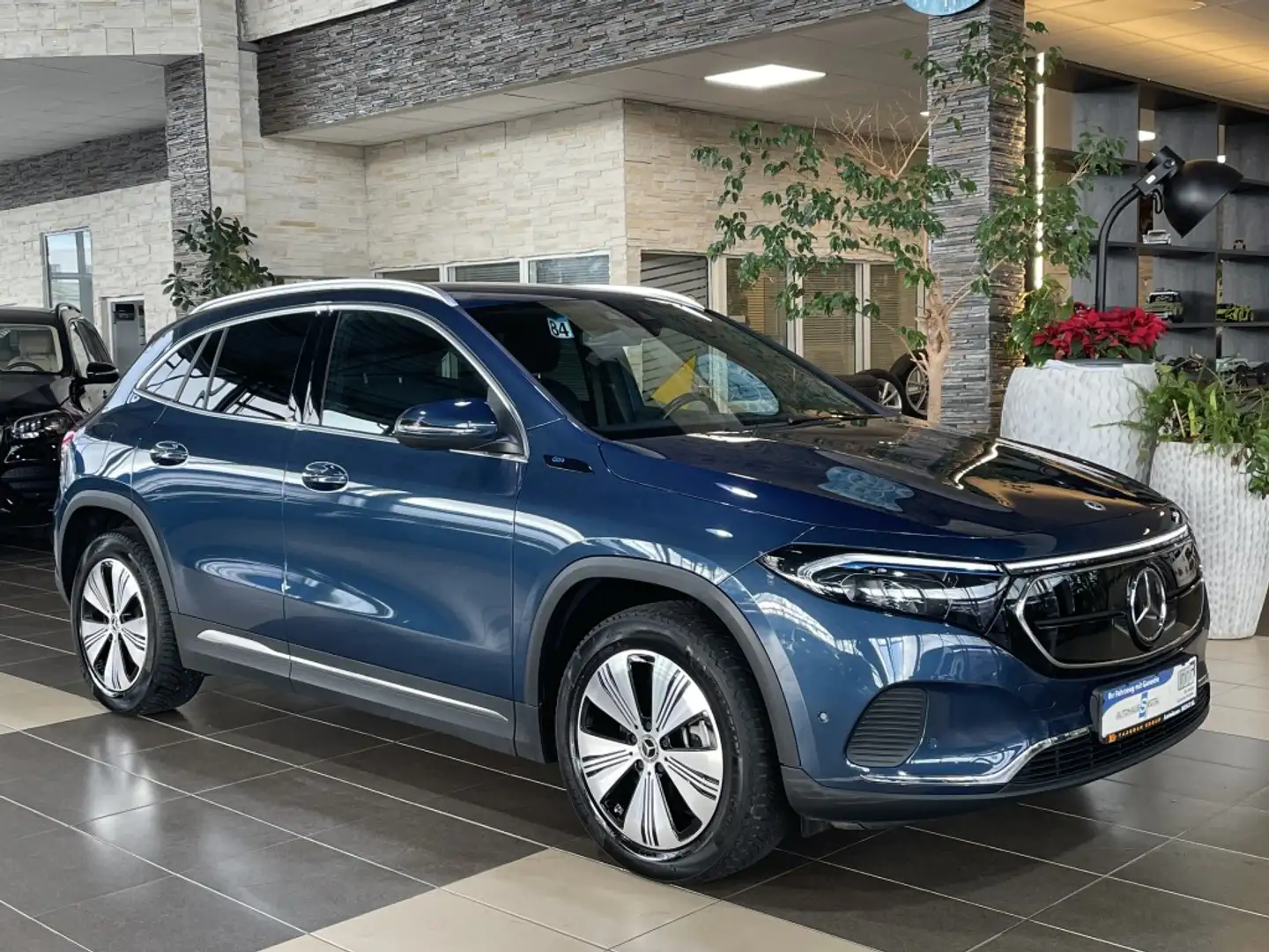 Mercedes-Benz EQA 250 e Progressive*Distronic+*MBUX*LED*Navi*SHZ Modrá - 1