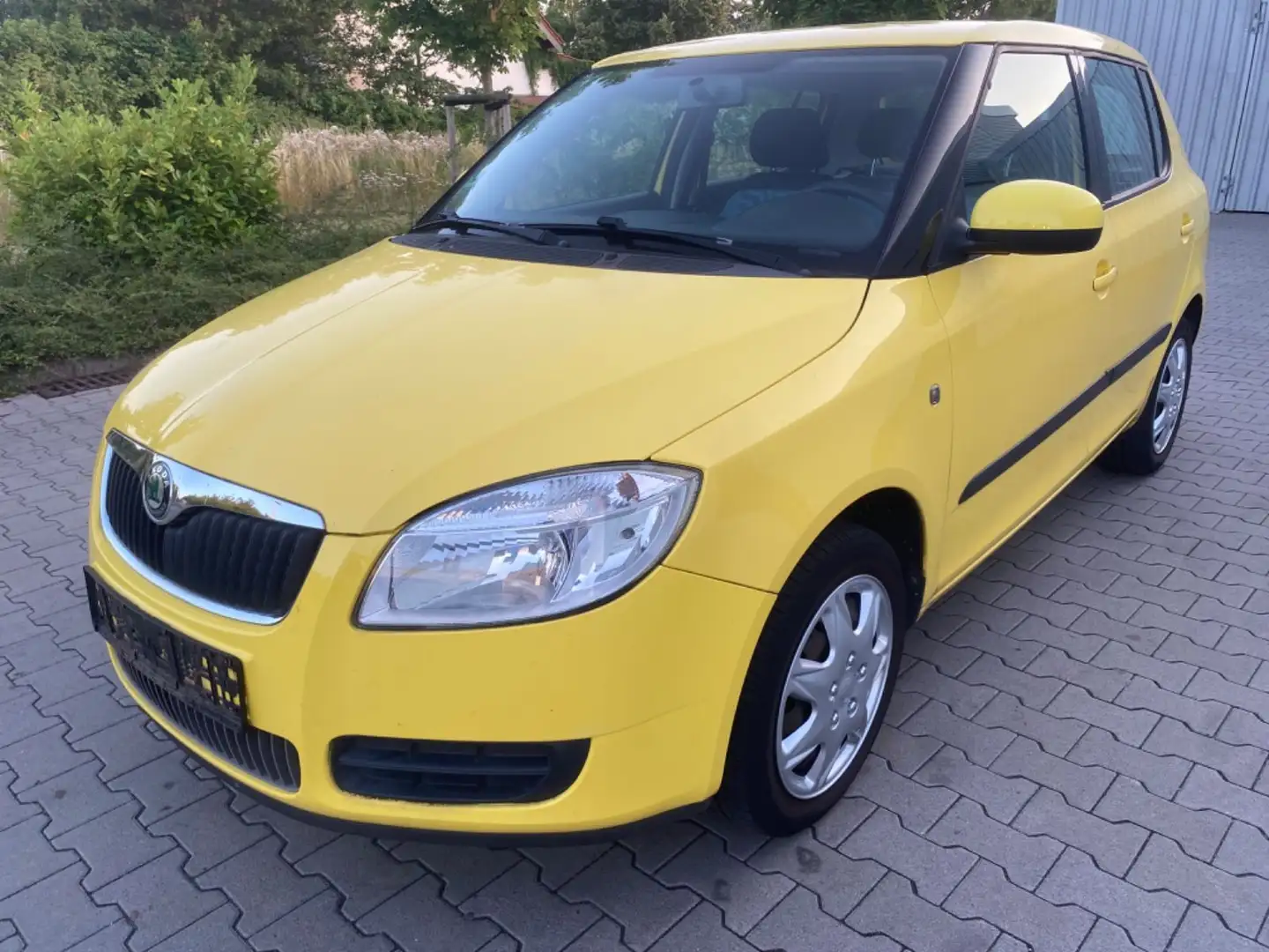 Skoda Fabia Ambiente. Tempomat, Klima, PDC. Jaune - 1
