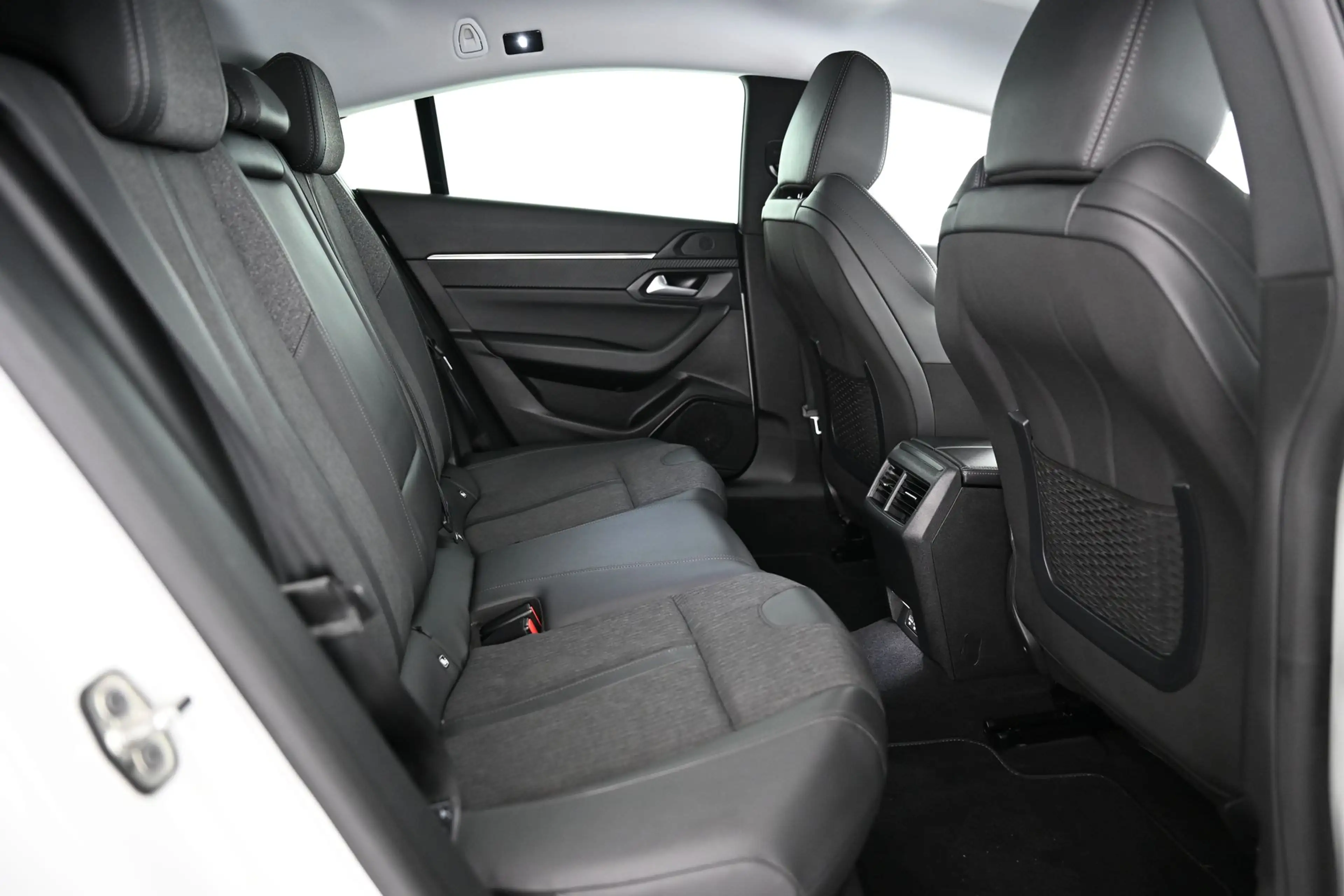 Peugeot 508 1.6 Allure Pack Puretech/EL 225 EAT8 HA Pickerl N — photo 37