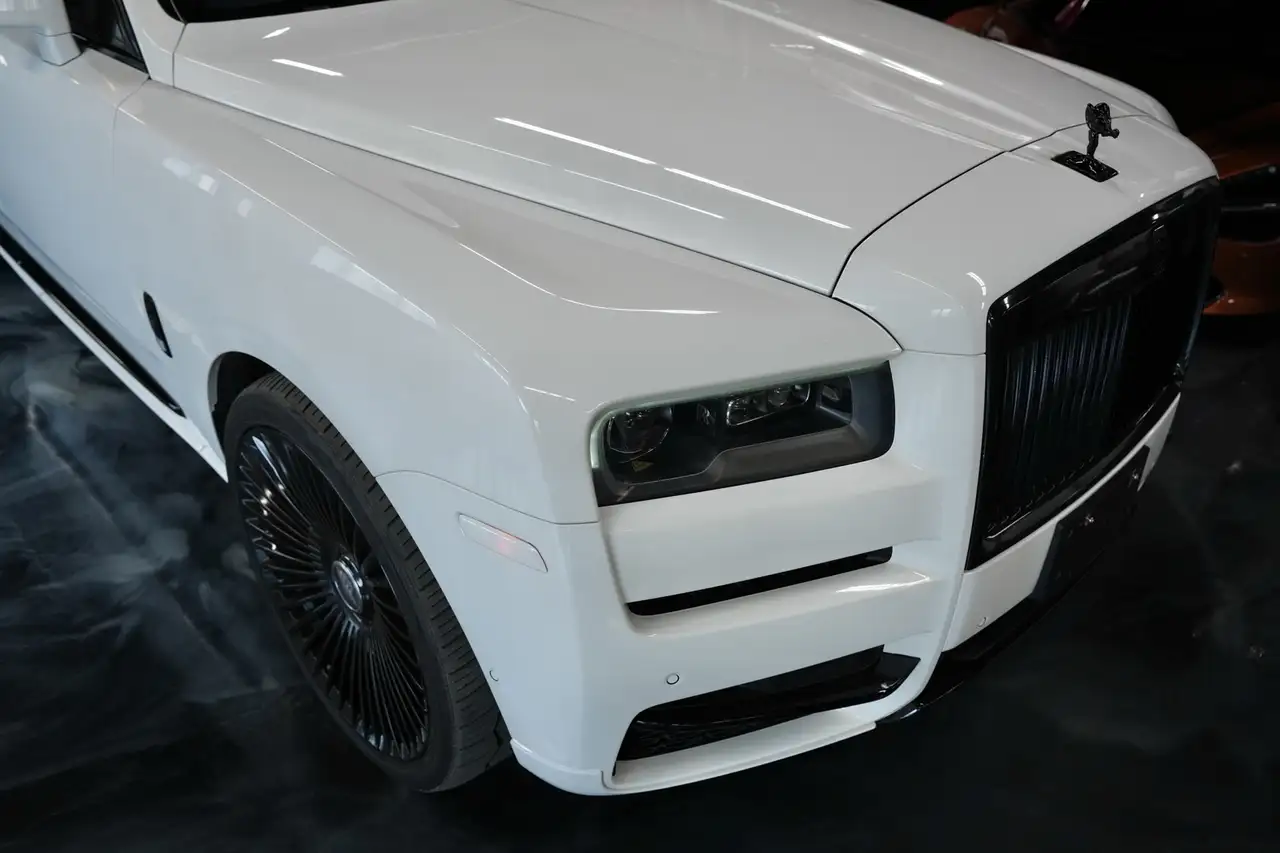 Rolls-Royce Cullinan снимка Rolls-Royce Cullinan