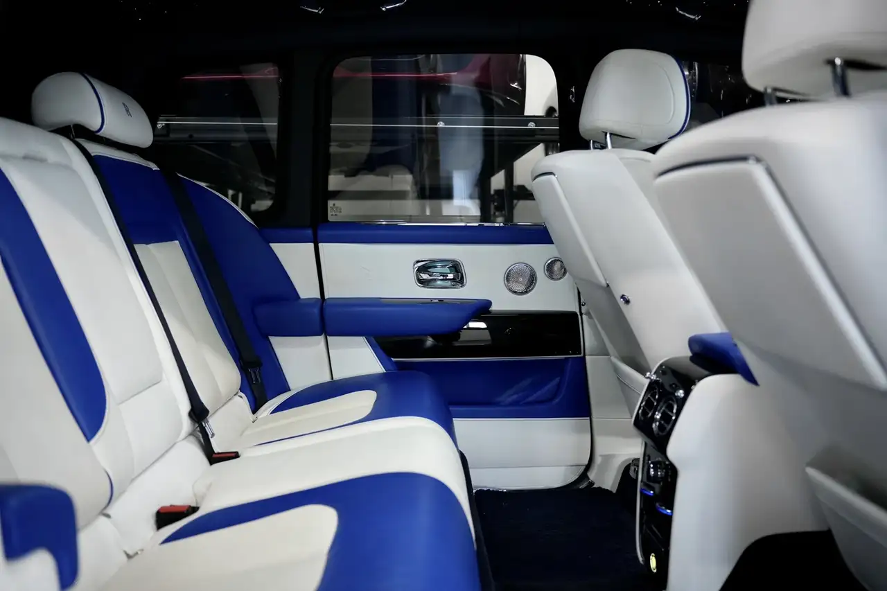 Rolls-Royce Cullinan снимка Rolls-Royce Cullinan