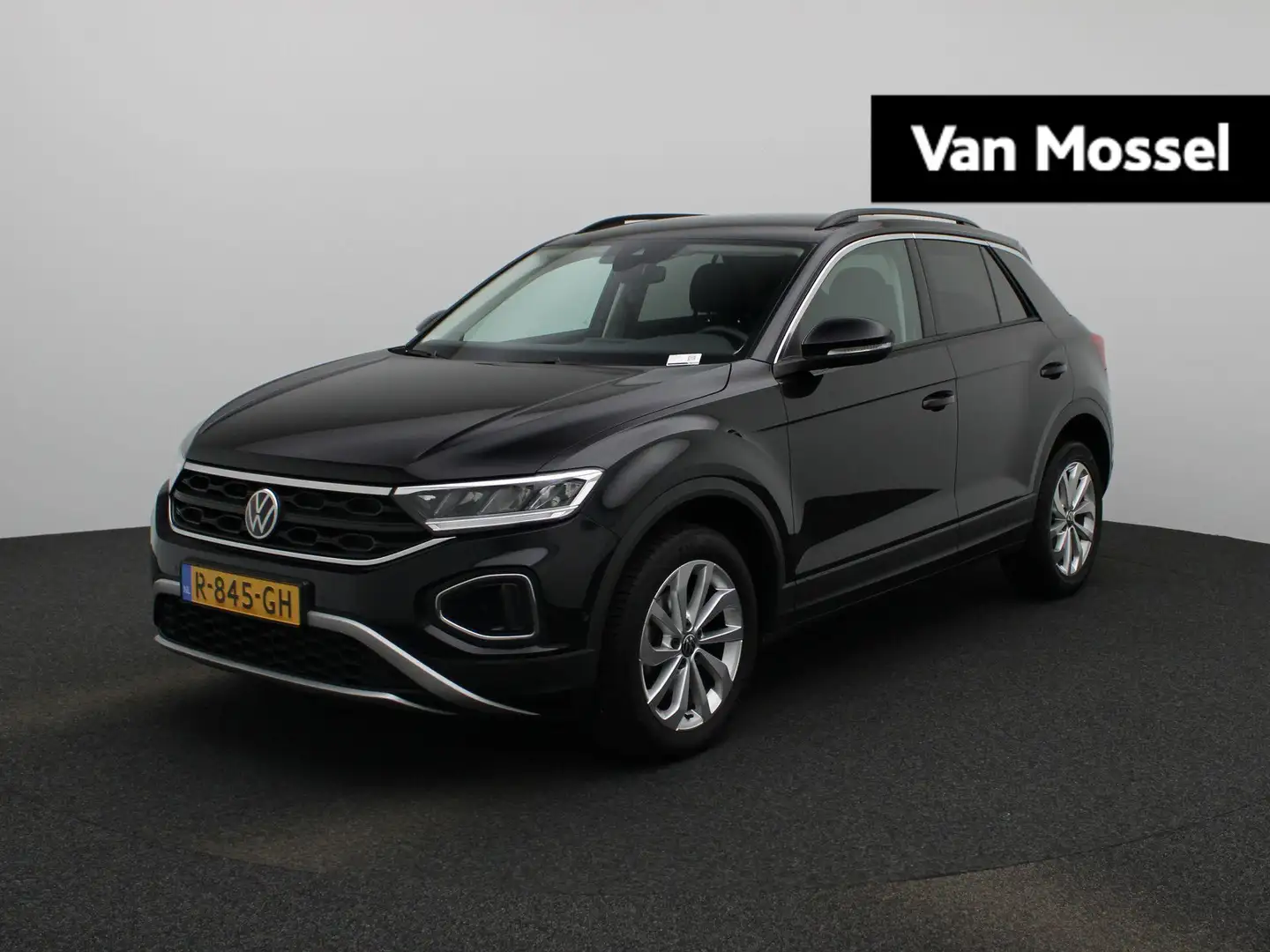 Volkswagen T-Roc 1.0 TSI Life 110 PK | Airco | Navigatie | Apple Ca Zwart - 1