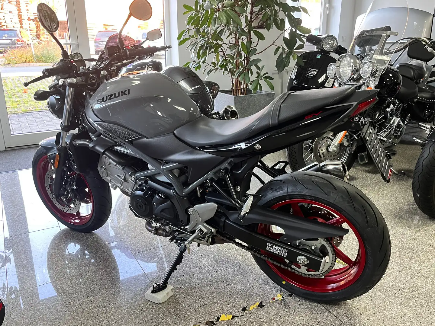 Suzuki SV 650 Edition / Reifen + Inspektion neu Heck kurz LED Grau - 1
