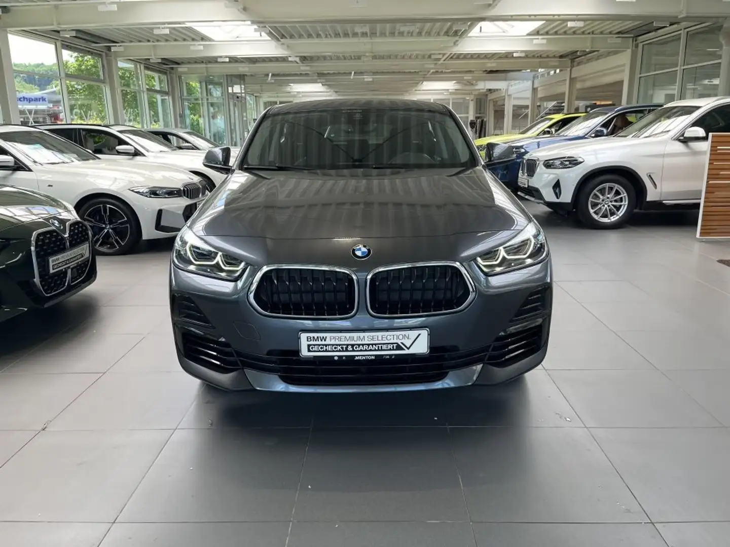 BMW X2 sDrive18i Advantage Navi/DAB/LED/Tempomat/Shz Gris - 2