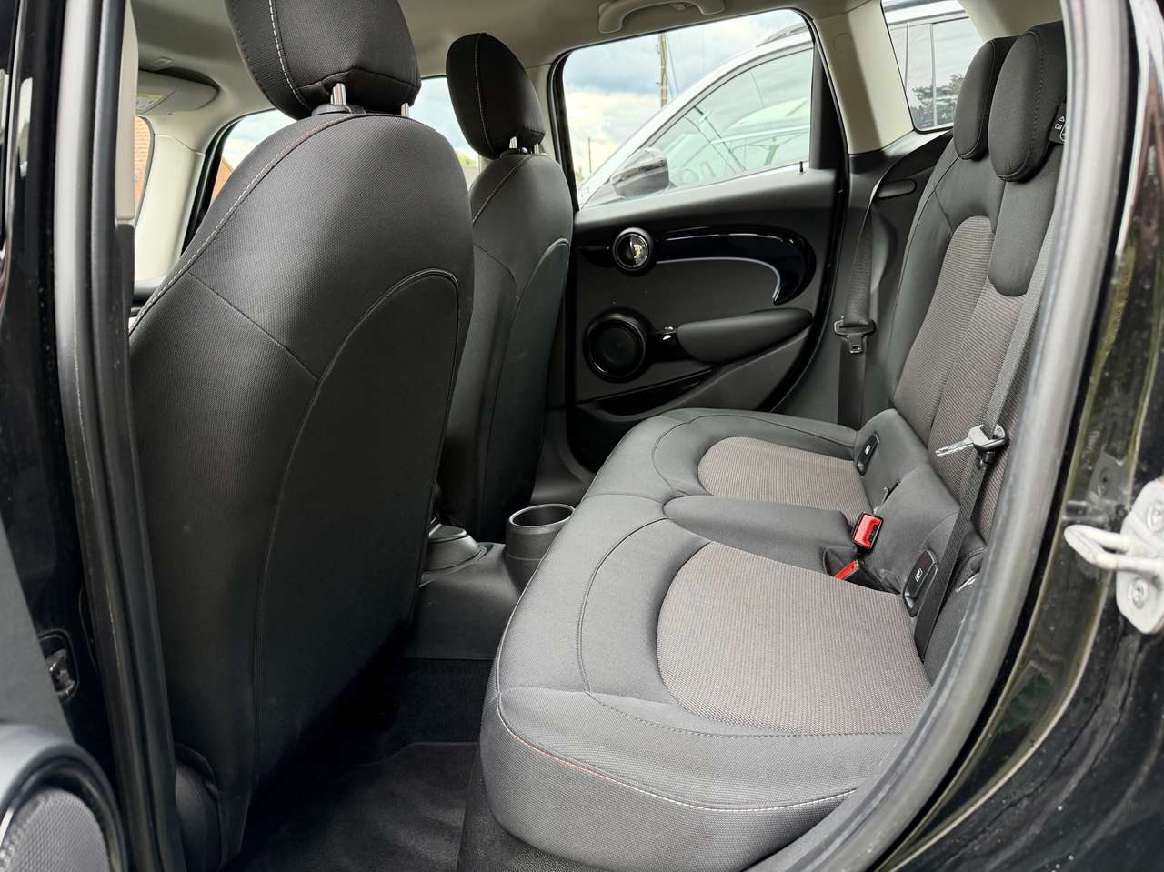 MINI Cooper 2023 — photo 16 sur 24