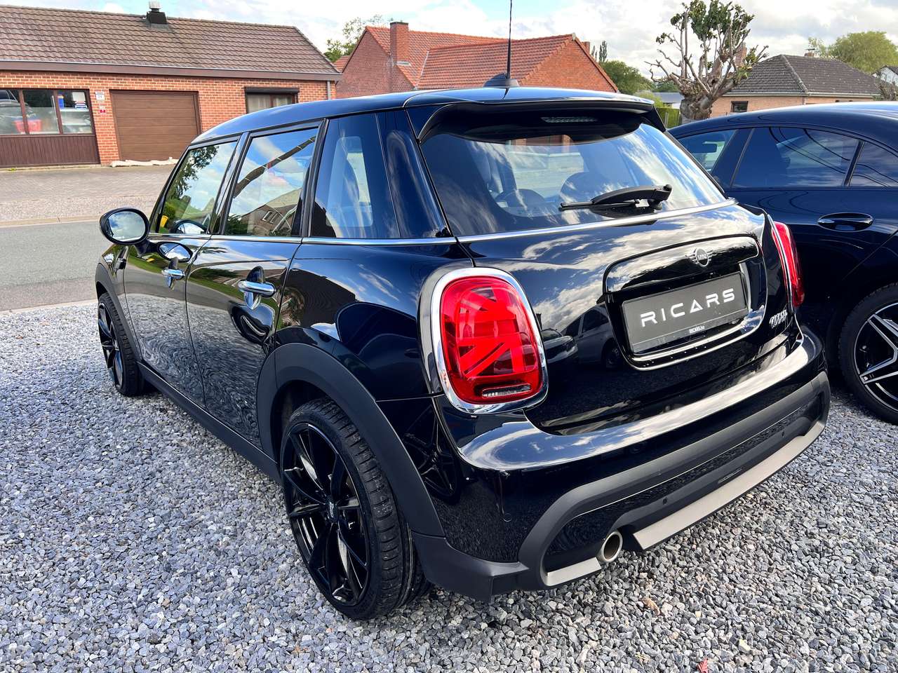Mini Cooper 1.5Automatique Airco CarPlay Carnet AmbientLight VirtualCockpit LEZ20235 Garantie 1 an