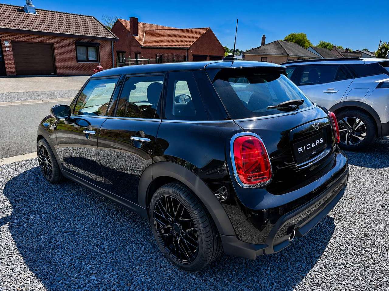 Mini Cooper 1.5Automatique Airco CarPlay Carnet AmbientLight VirtualCockpit LEZ20235 Garantie 1 an