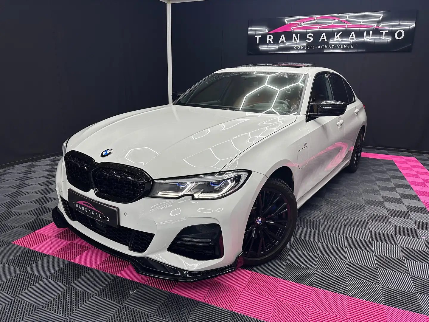 BMW 330 RÉSERVÉ Wit - 1