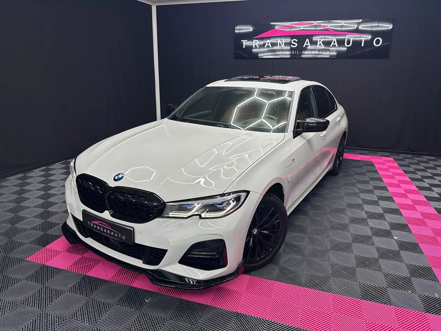 BMW 330 RÉSERVÉ Wit - 2