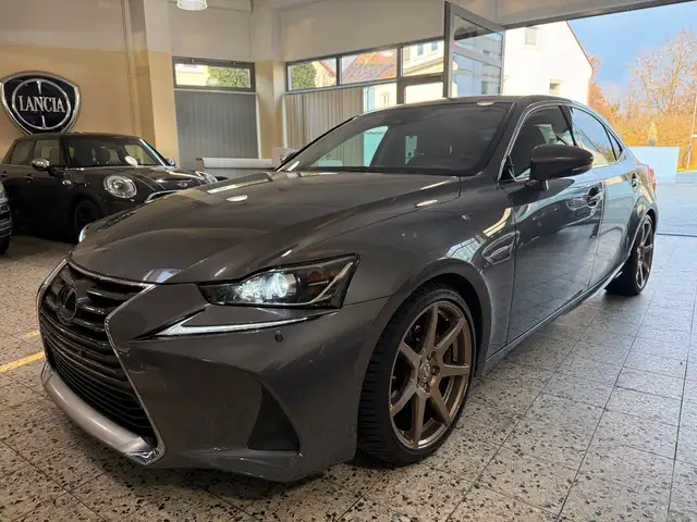 Lexus IS 300 Executive Line