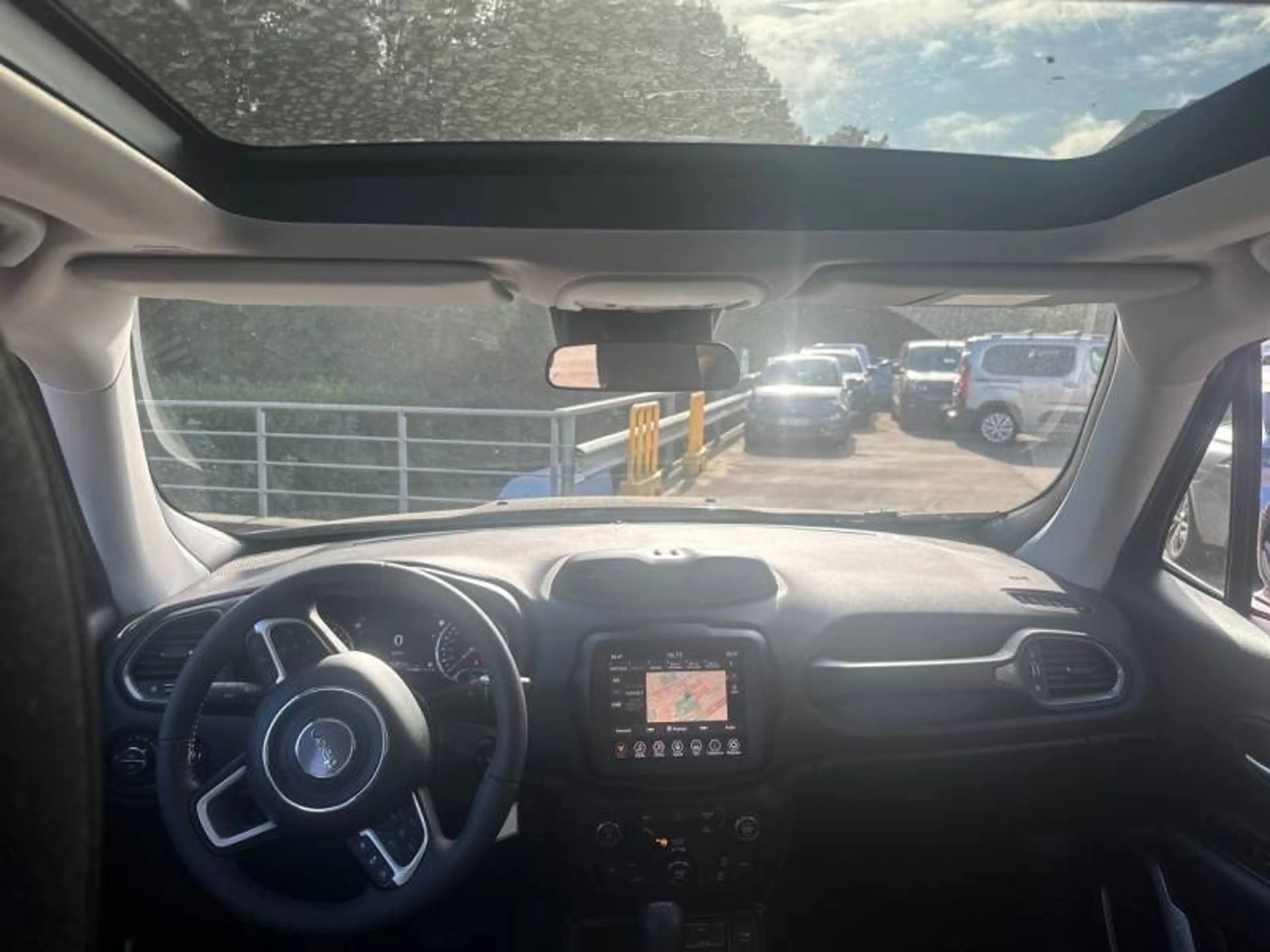 Jeep Renegade 1 1.5 Turbo T4 130 4x2 MHEV DCT7 Limited — photo 8
