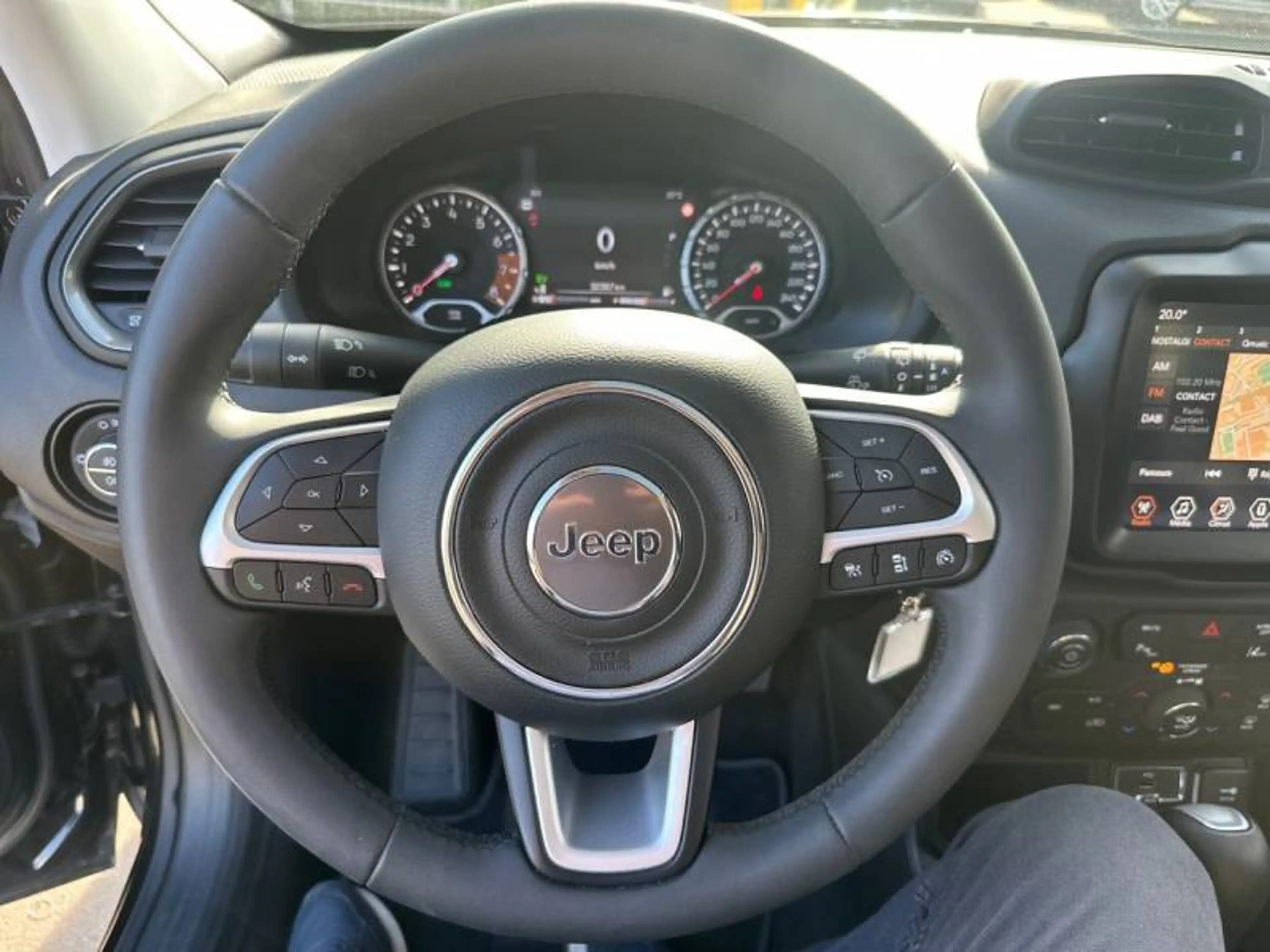 Jeep Renegade 1 1.5 Turbo T4 130 4x2 MHEV DCT7 Limited — photo 14