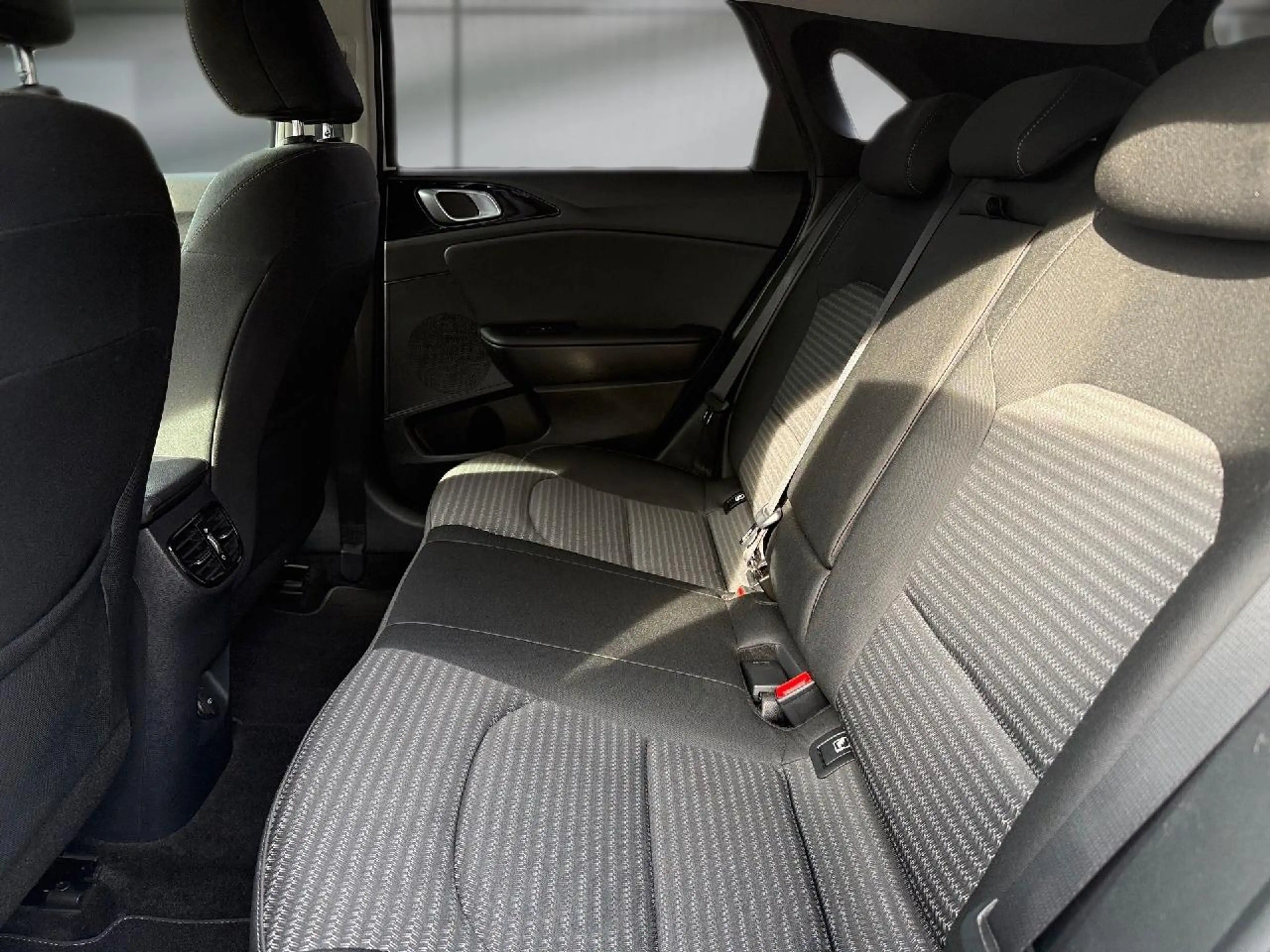 Kia Ceed / cee'd Spirit — photo 15