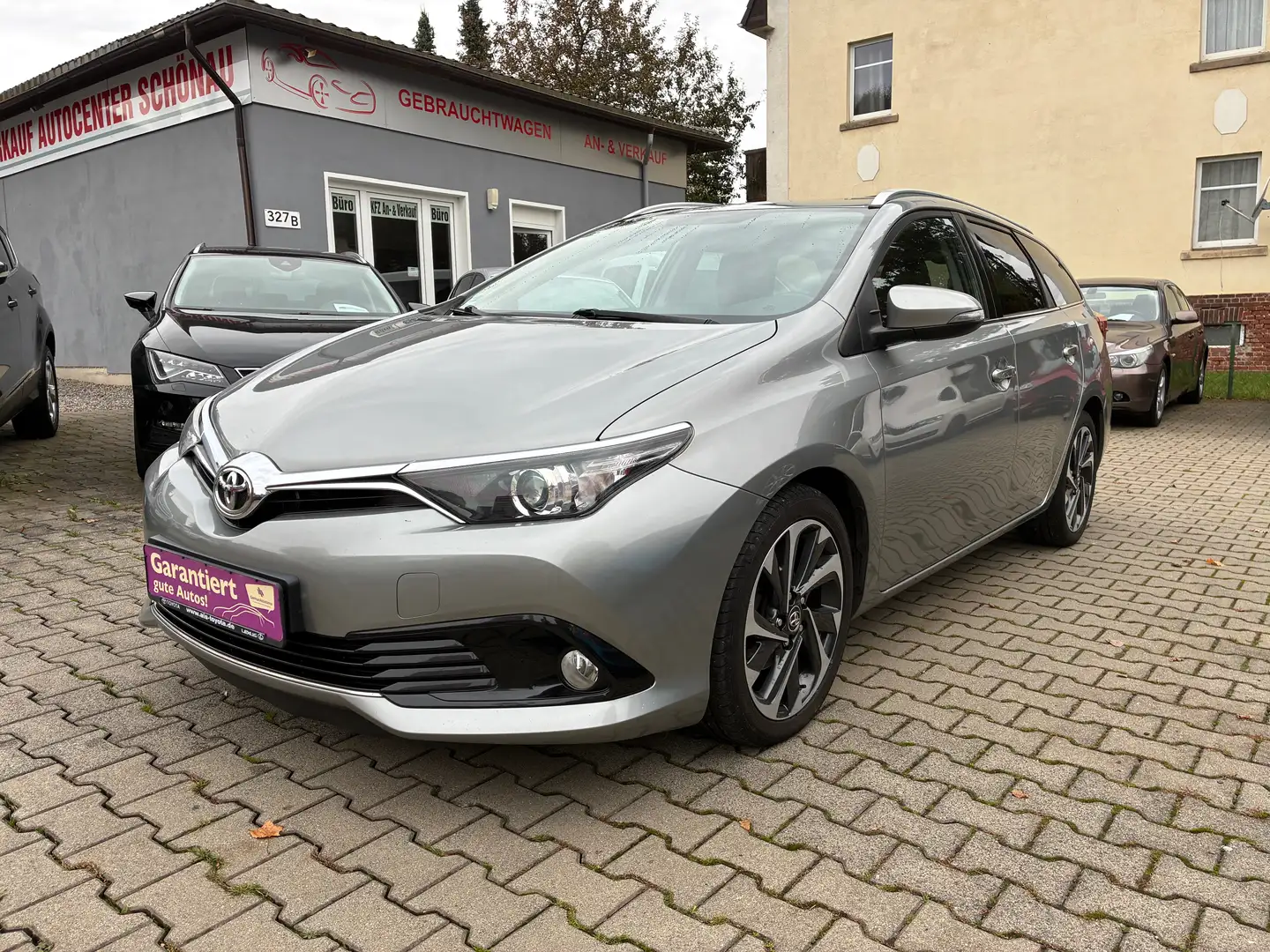 Toyota Auris Design Edition / Sitzh. / Navi / Neues Modell !!! Grau - 1