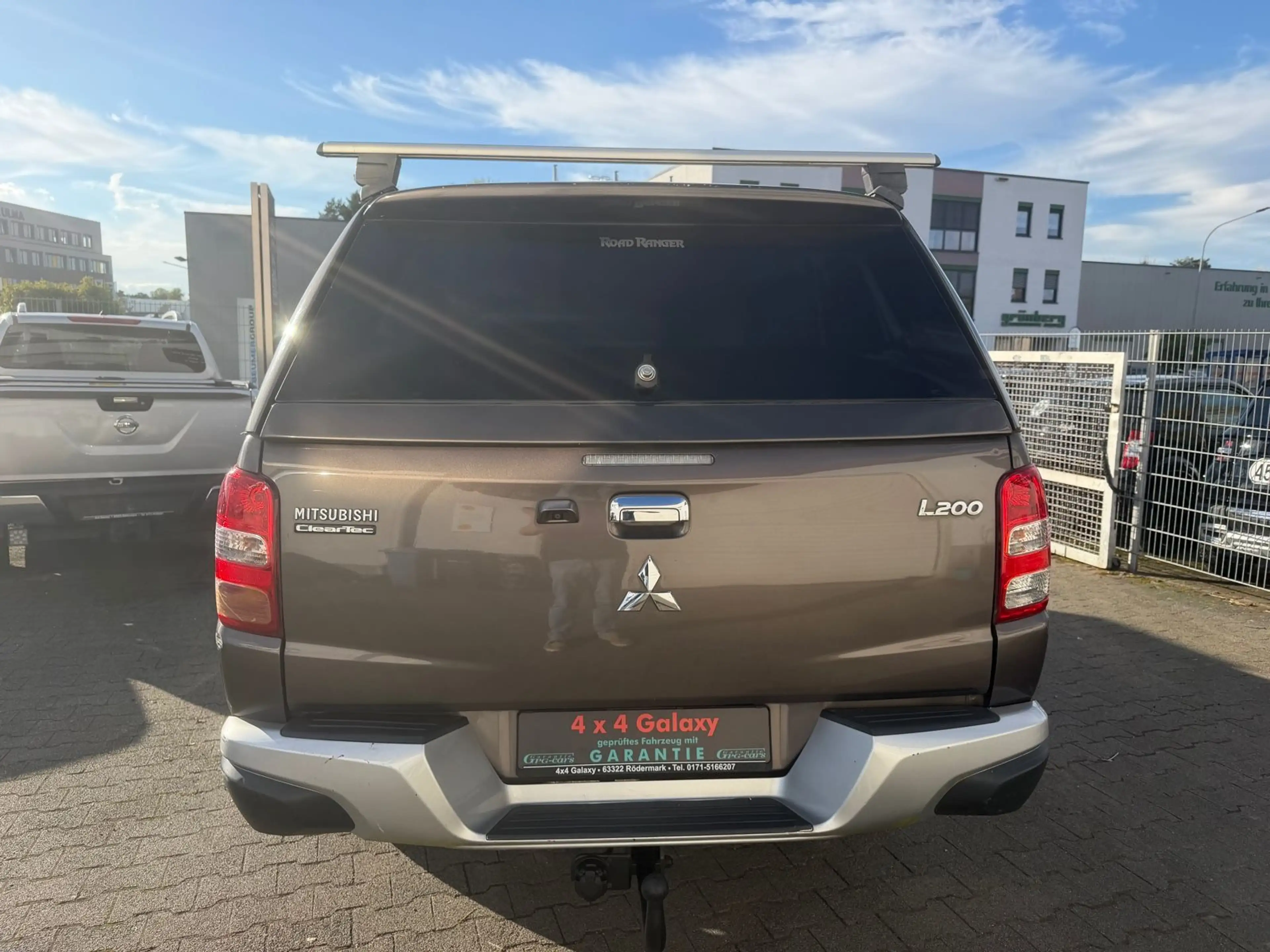 Mitsubishi L200 Plus Club Cab 4WD — photo 4