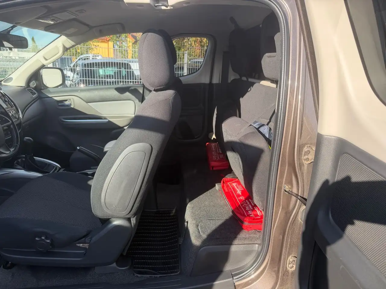 MITSUBISHI L200 CLUB CAB 181CH - 4X4 - BVM - CAMÉRA DE RECUL - ATTELAGE - 128.905 KMS