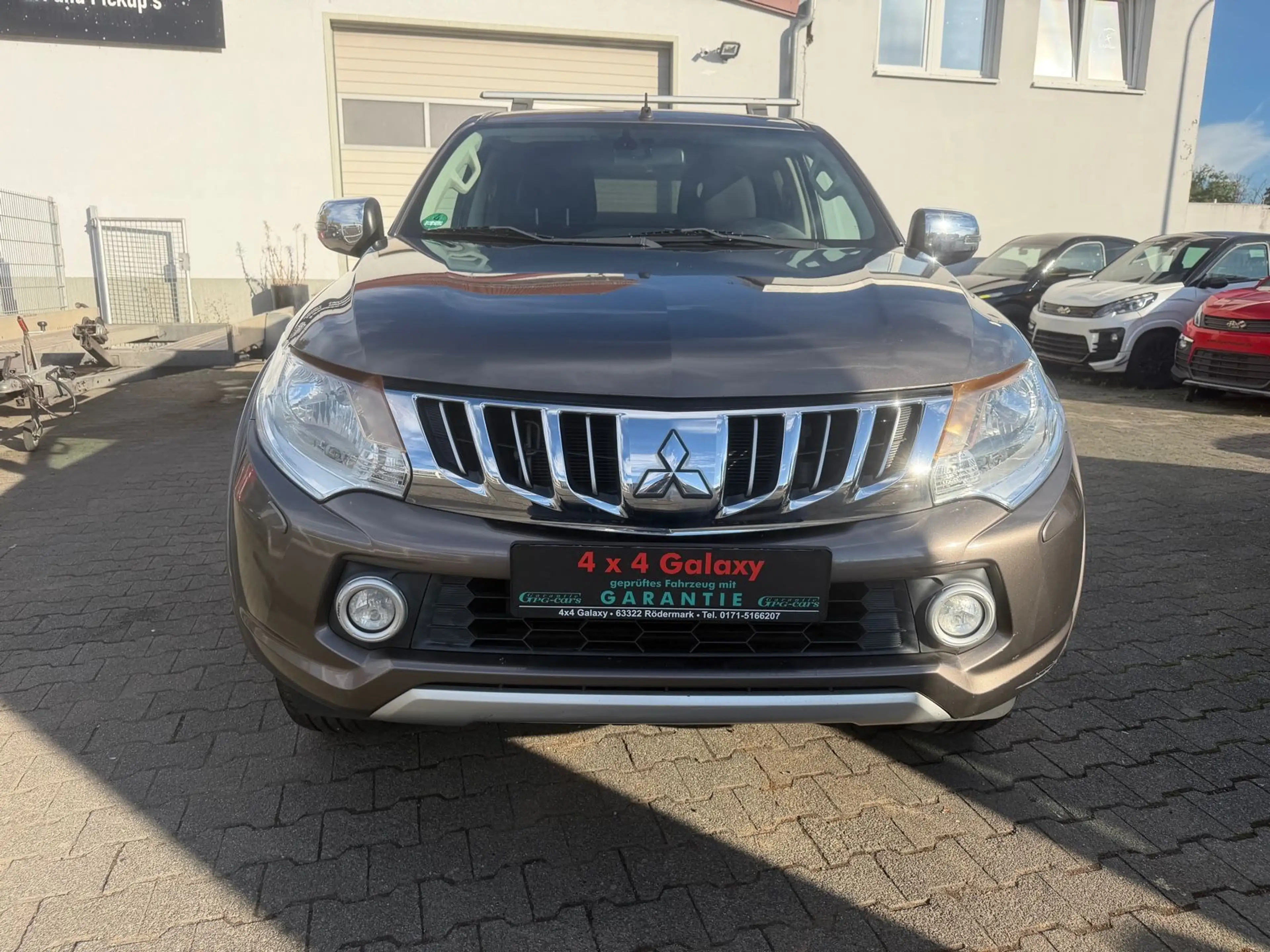 Mitsubishi L200 Plus Club Cab 4WD — photo 8
