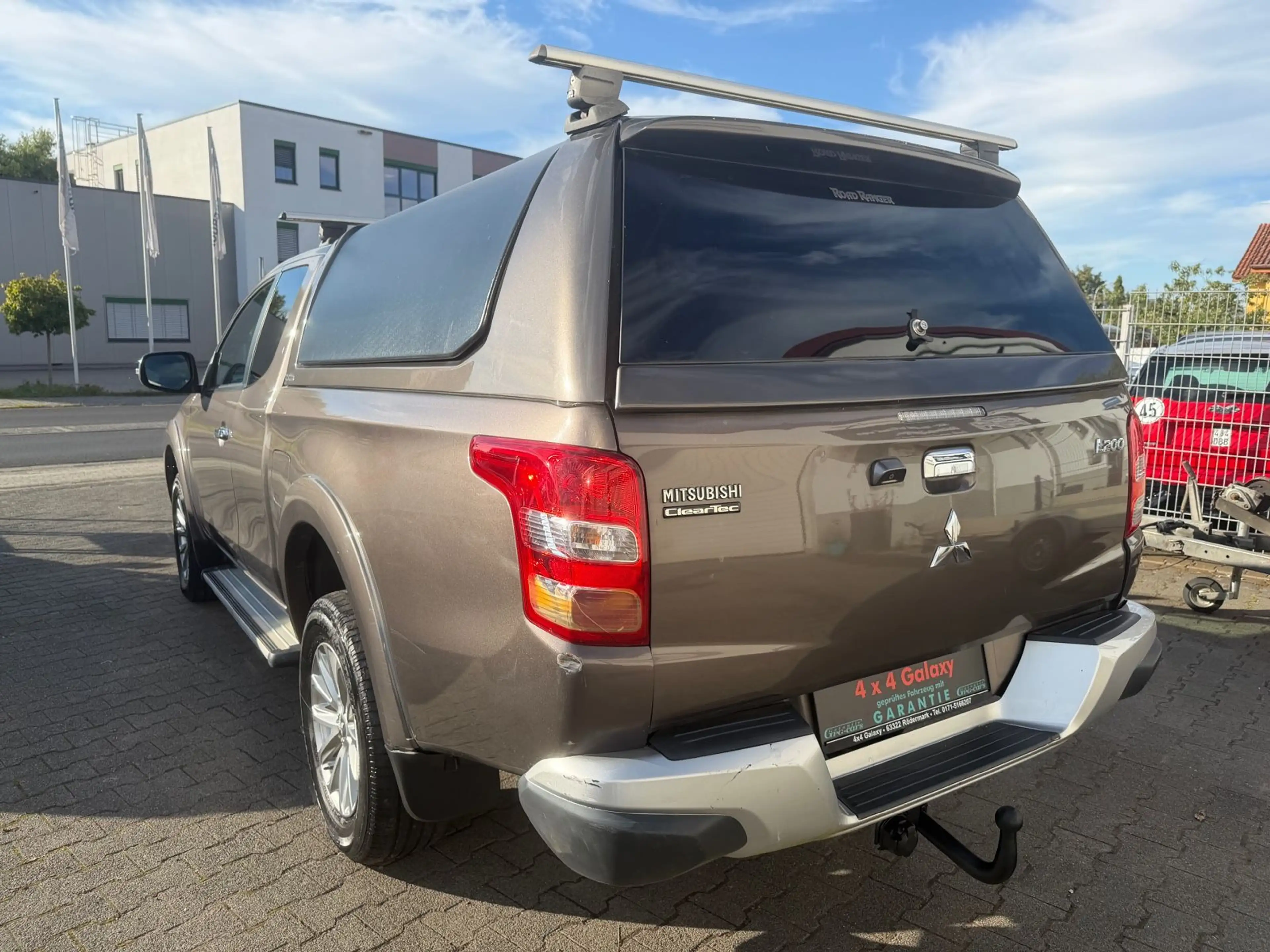 Mitsubishi L200 Plus Club Cab 4WD — photo 3