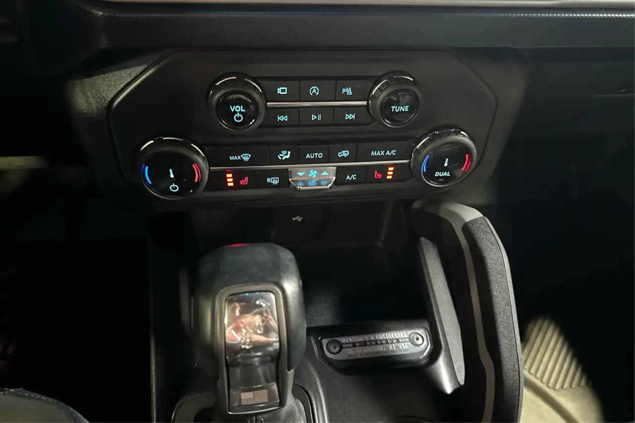 Ford Bronco снимка Ford Bronco