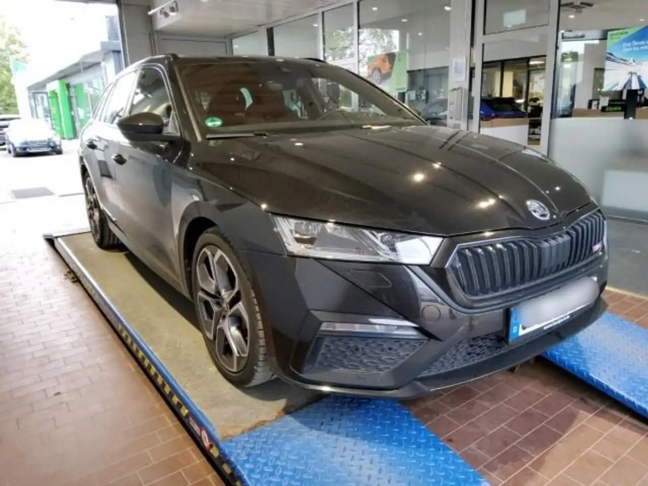 Skoda Octavia Combi RS Edition 2.0 TSI Matrix/Pano/DCC, миниатюра 2