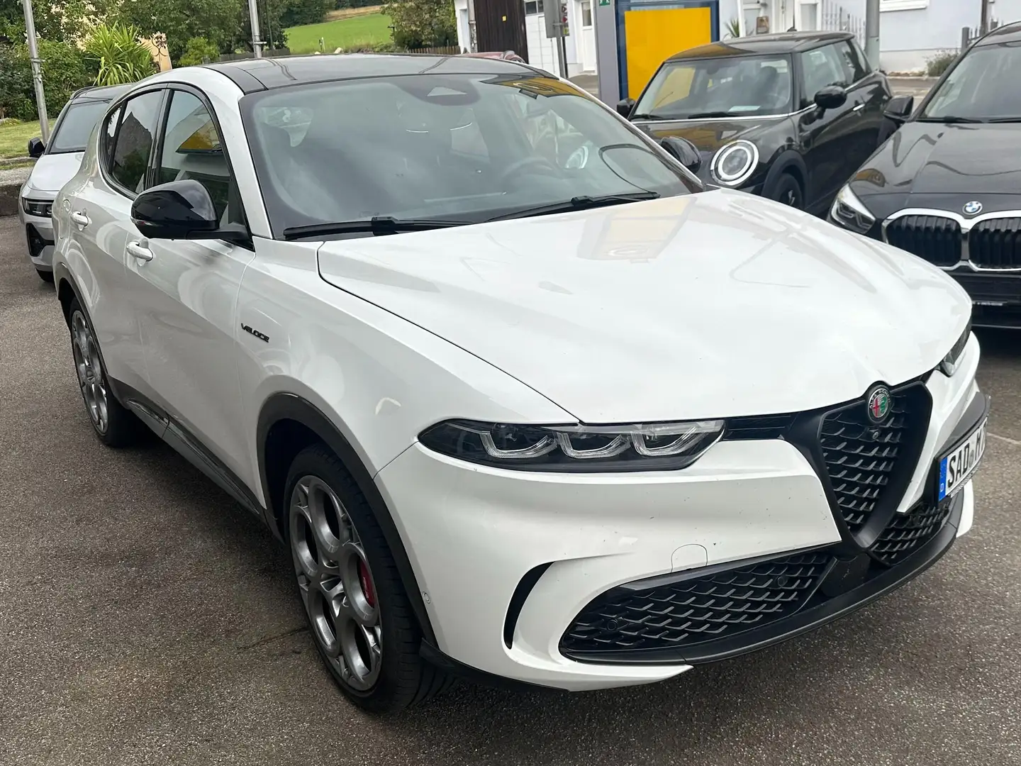 Alfa Romeo Tonale Veloce Plug-In-Hybrid AWD Panoramaglasdach 20"Rad Weiß - 2