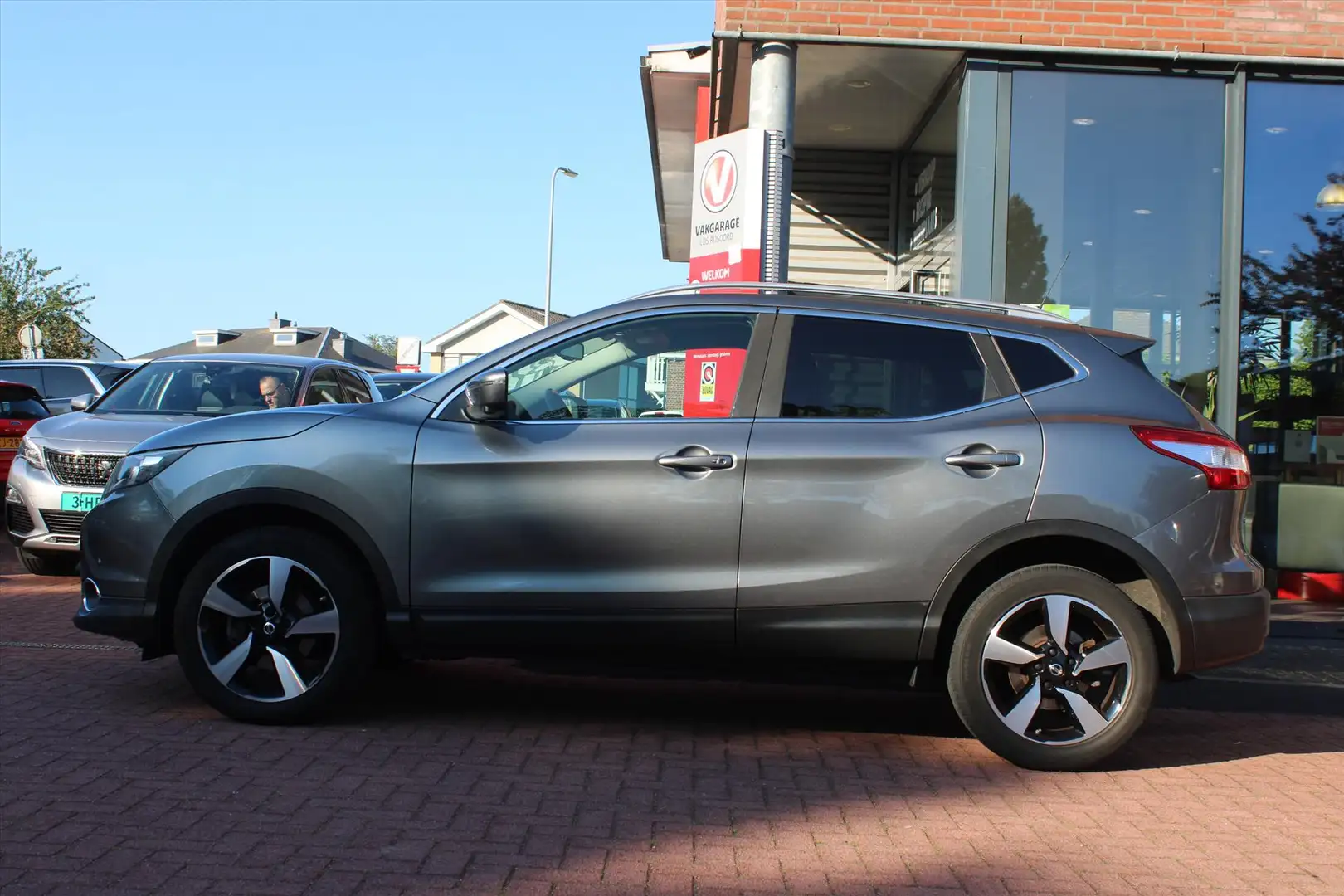 Nissan Qashqai 1.2 Aut.*Connect* | Camera | Cruise & Climate Cont Grijs - 2