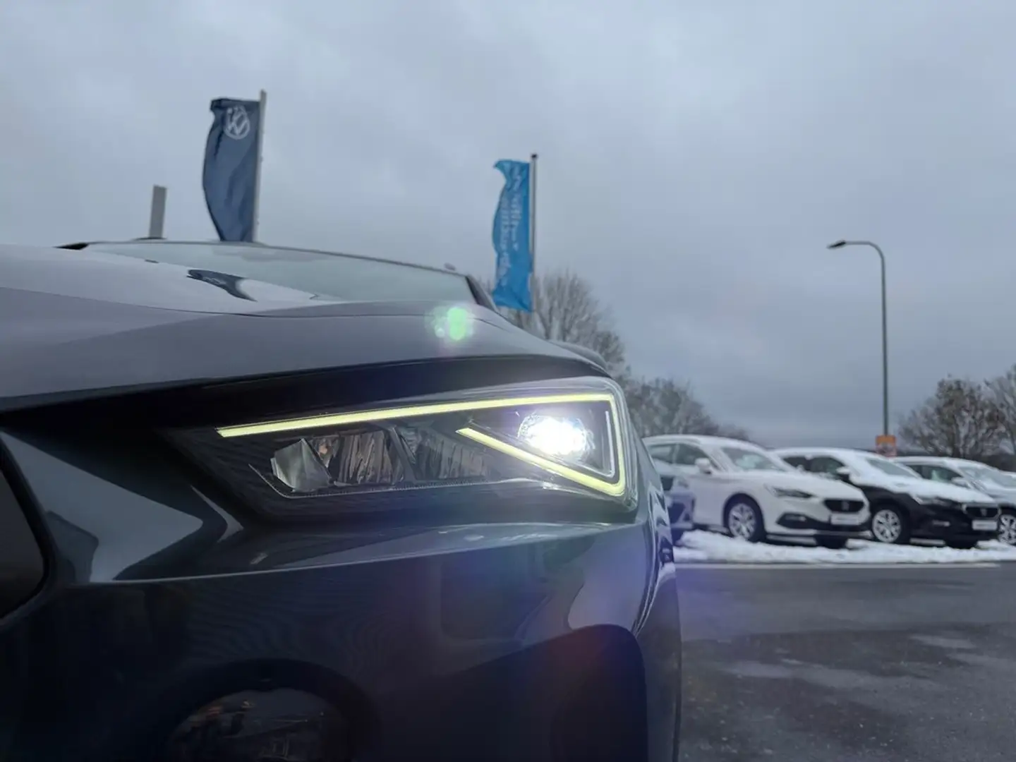 CUPRA Formentor 1,4 VZ eHybrid Automatik Grau - 2