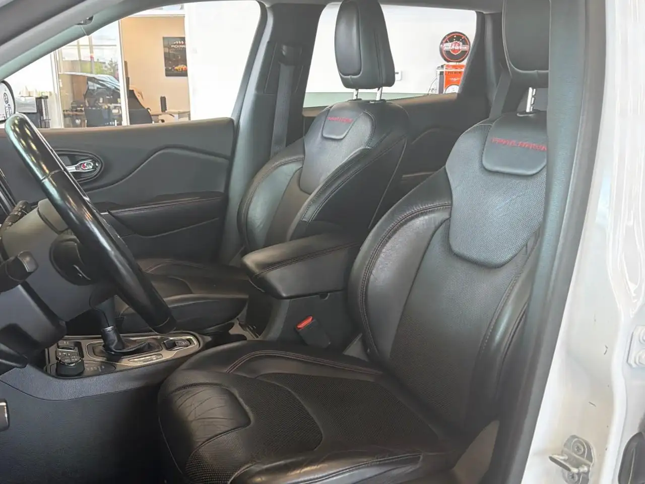 Jeep Cherokee photo Jeep Cherokee