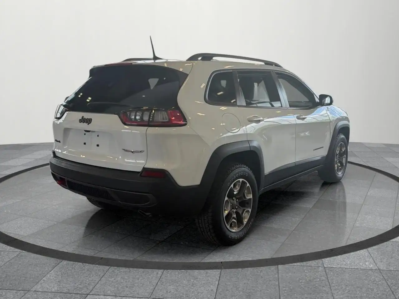 Jeep Cherokee photo Jeep Cherokee