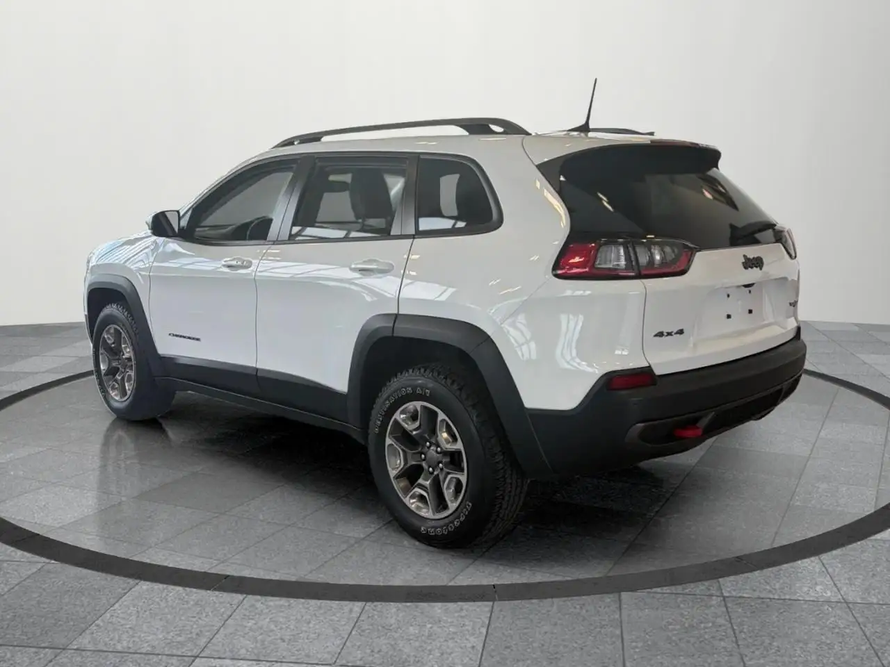 Jeep Cherokee photo Jeep Cherokee